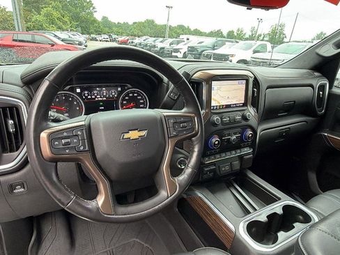 Used 2020 Chevrolet Silverado 1500 High Country w/ Technology Package AWD/4WD image 5