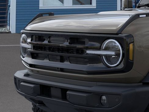 Used 2025 Ford Bronco Outer Banks w/ Sasquatch Package AWD/4WD image 19