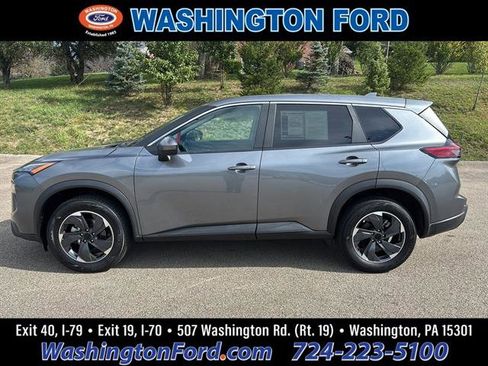 Used 2024 Nissan Rogue SV image 1