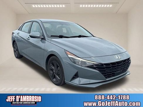 Used 2022 Hyundai Elantra SEL w/ Convenience Package FWD image 1