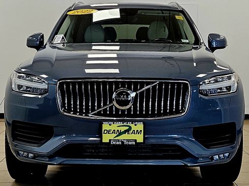 Used 2022 Volvo XC90 T6 Momentum w/ Climate Package image 5