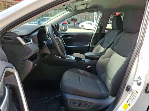 Used 2025 Toyota RAV4 XLE AWD/4WD image 14