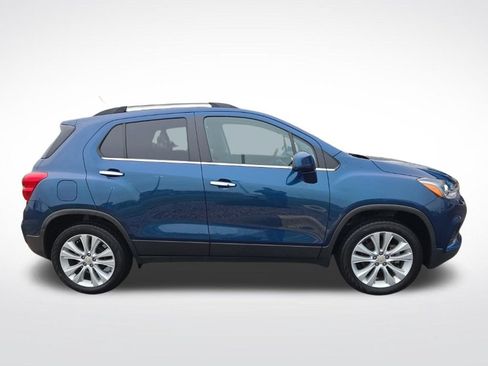 Used 2019 Chevrolet Trax Premier AWD/4WD image 2