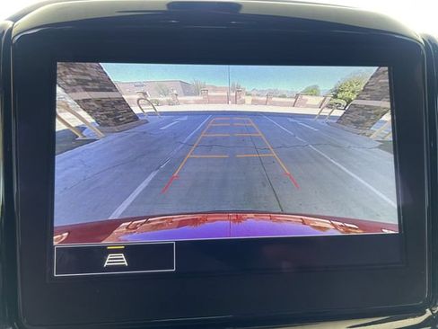 Used 2023 Chevrolet Traverse LT FWD image 14
