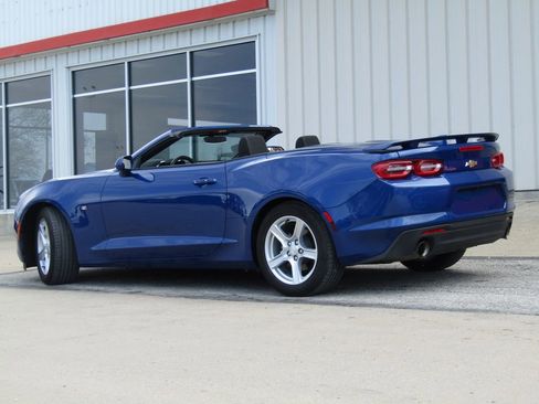 Used 2023 Chevrolet Camaro LT w/ Technology Package image 5