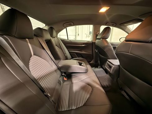 Used 2024 Toyota Camry SE image 30