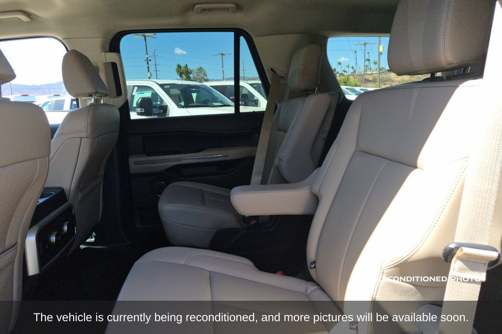 Used 2024 Ford Expedition XLT RWD image 12