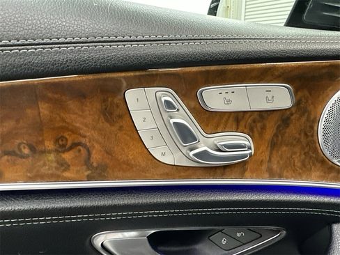 Used 2018 Mercedes-Benz E 300 4MATIC image 11