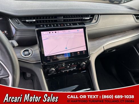 Used 2022 Jeep Grand Cherokee L Limited w/ Luxury Tech Group II image 22