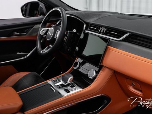Used 2024 Jaguar F-PACE SVR image 45