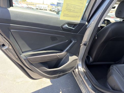 Used 2024 Volkswagen Jetta SE FWD image 17
