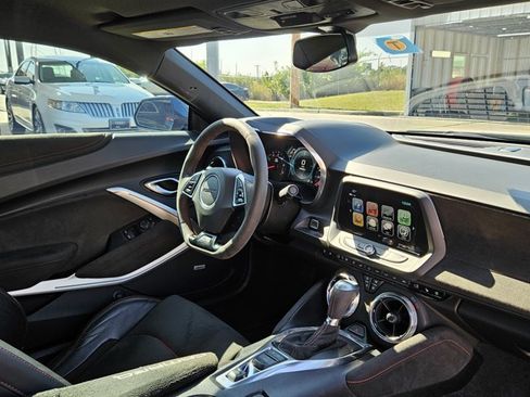 Used 2018 Chevrolet Camaro ZL1 RWD image 10