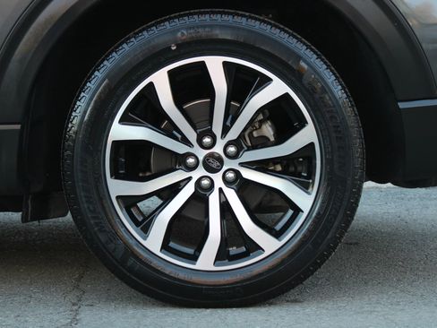 Used 2020 Ford Explorer ST image 32