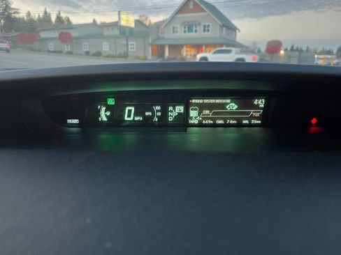 Used 2012 Toyota Prius Plug-In Hybrid image 11