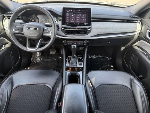 Used 2023 Jeep Compass Latitude image 14