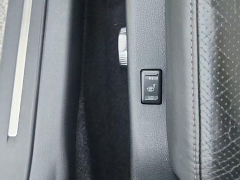 Used 2009 Nissan GT-R Premium image 24