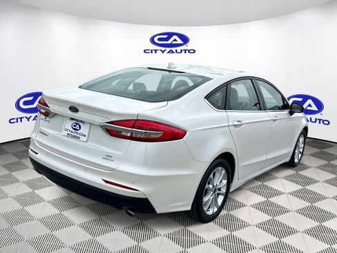 Used 2020 Ford Fusion SE FWD image 4