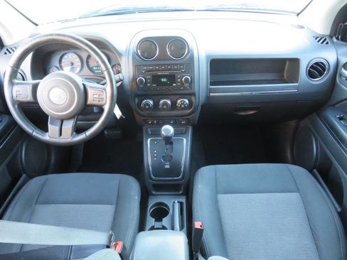 Used 2012 Jeep Compass Latitude image 11