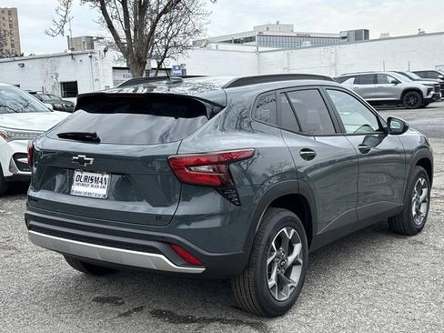 New 2026 Chevrolet Trax LT w/ Driver Confidence Package image 2