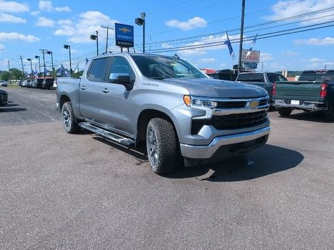 Used 2023 Chevrolet Silverado 1500 LT AWD/4WD image 5