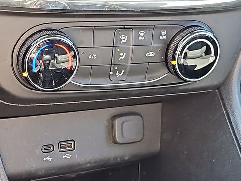 Used 2025 Buick Encore GX Preferred FWD image 17