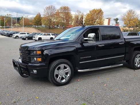 Used 2015 Chevrolet Silverado 1500 LT w/ Custom Sport Edition image 4