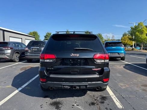 Used 2018 Jeep Grand Cherokee Trailhawk w/ Trailhawk Luxury Group AWD/4WD image 4