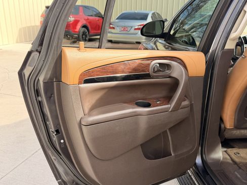 Used 2016 Buick Enclave Premium image 18