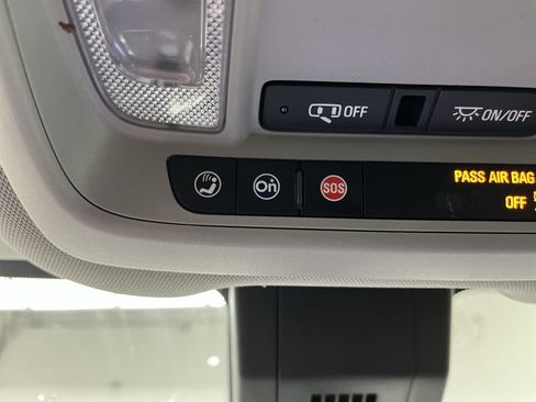Used 2020 Chevrolet Equinox LT FWD image 25