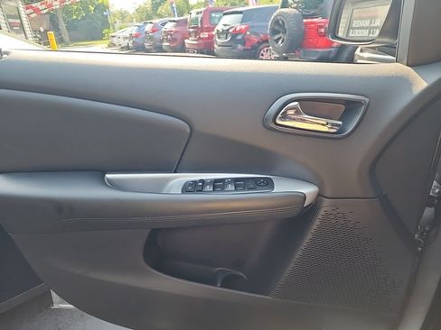 Used 2020 Dodge Journey SE FWD image 26