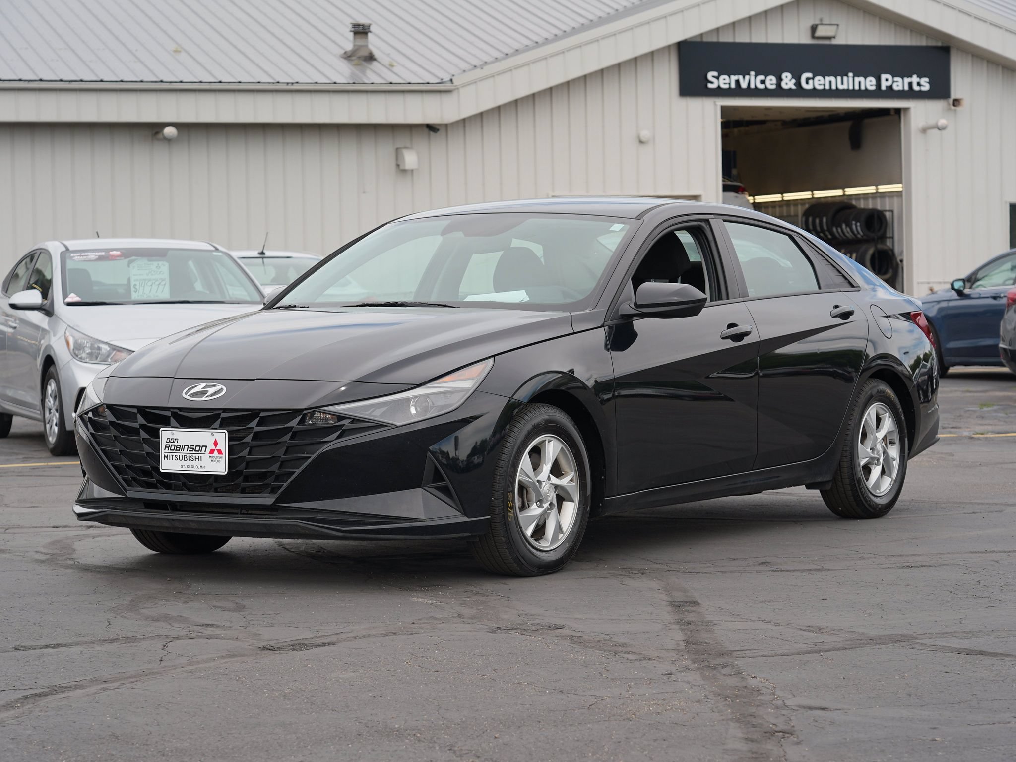 Used 2023 Hyundai Elantra SE FWD image 8