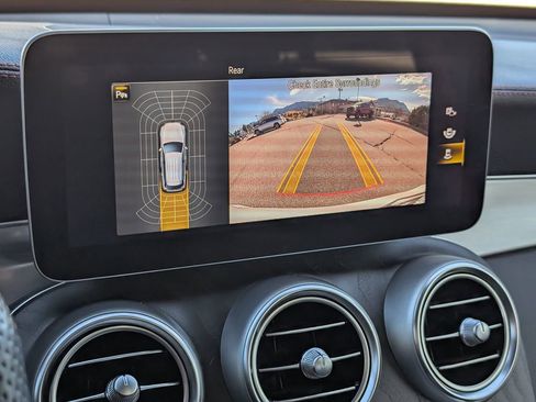 Certified 2022 Mercedes-Benz GLC 43 AMG 4MATIC image 16