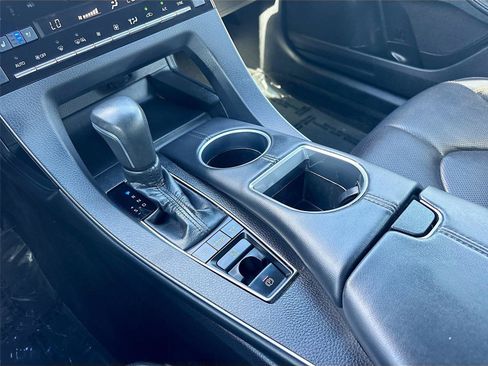 Used 2019 Toyota Avalon Touring FWD image 17