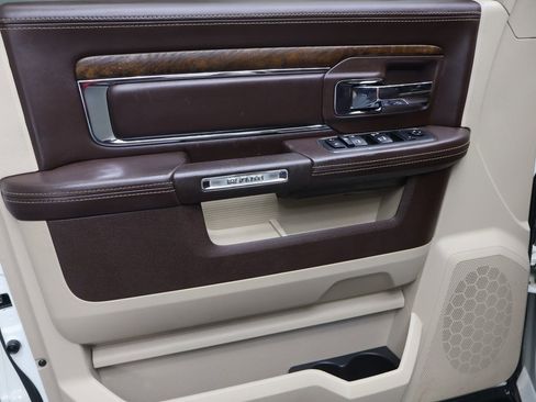 Used 2018 RAM 1500 Laramie Longhorn image 16