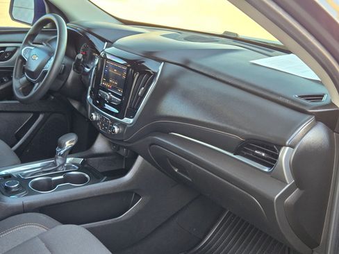 Certified 2021 Chevrolet Traverse LS w/ LPO, Blackout Package image 28