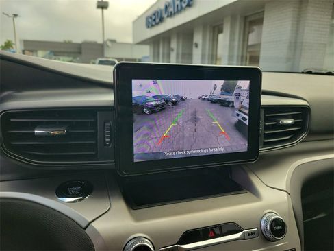 Used 2022 Ford Explorer XLT image 21