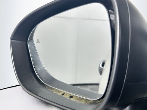 Used 2023 Nissan Rogue S image 16