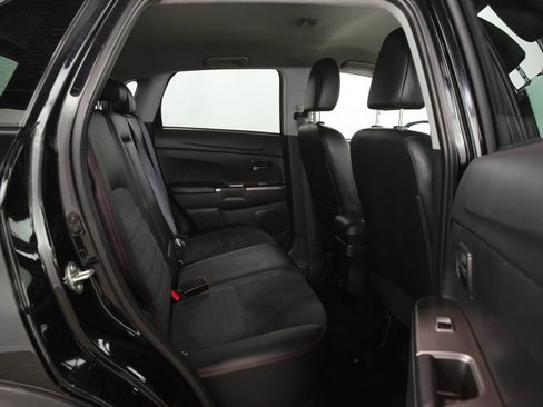 Used 2024 Mitsubishi Outlander Sport SE image 18