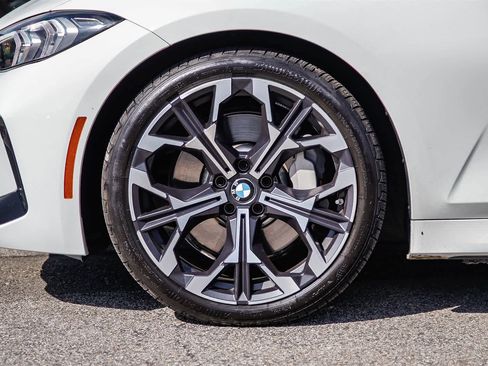 Used 2025 BMW 330i xDrive Sedan image 9