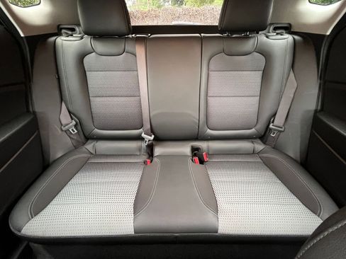 Used 2025 Chevrolet Trax LT w/ LT Convenience Package FWD image 36