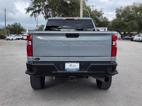 Used 2024 Chevrolet Silverado 2500 Custom w/ Custom Value Package image 5