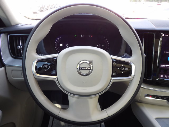 Certified 2024 Volvo XC60 B5 Plus w/ Climate Package AWD/4WD image 19