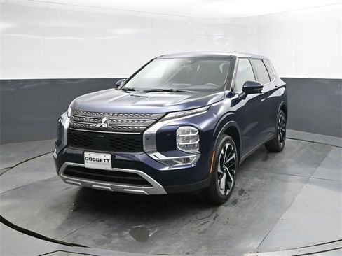Used 2024 Mitsubishi Outlander SE image 30