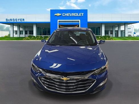 Used 2023 Chevrolet Malibu LT image 2