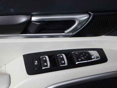 Used 2025 Kia Telluride S FWD image 22