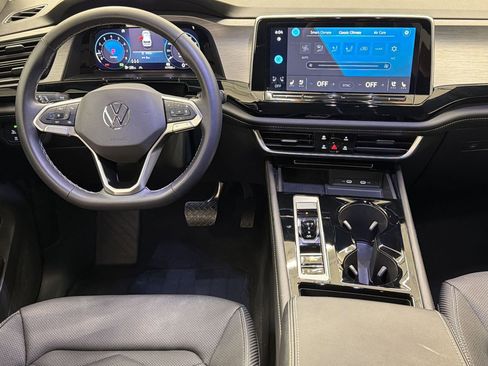 Used 2024 Volkswagen Atlas Cross Sport SE AWD/4WD image 23