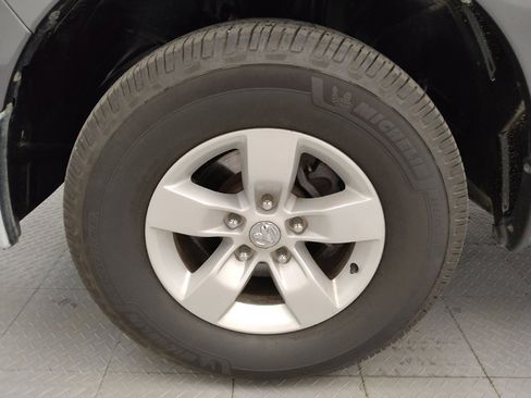 Used 2018 RAM 1500 Classic SLT RWD image 31