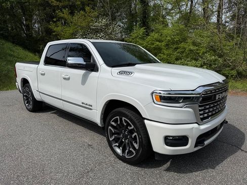 Used 2025 RAM 1500 Limited w/ Body Color Bumper Group AWD/4WD image 4