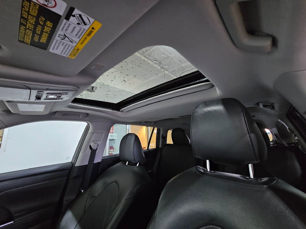 Used 2022 Toyota Highlander XLE AWD/4WD image 23