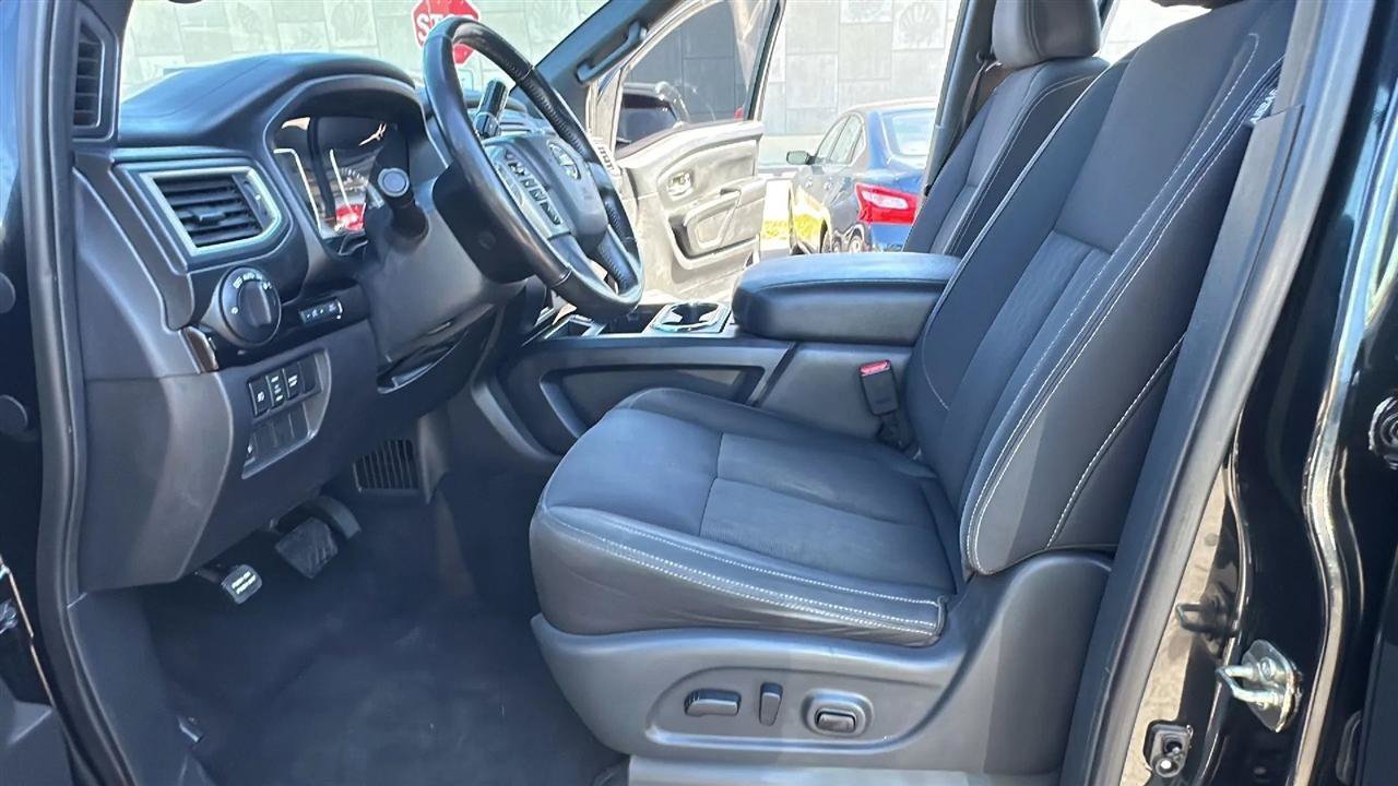 Used 2019 Nissan Titan SV w/ SV Convenience Package RWD image 21